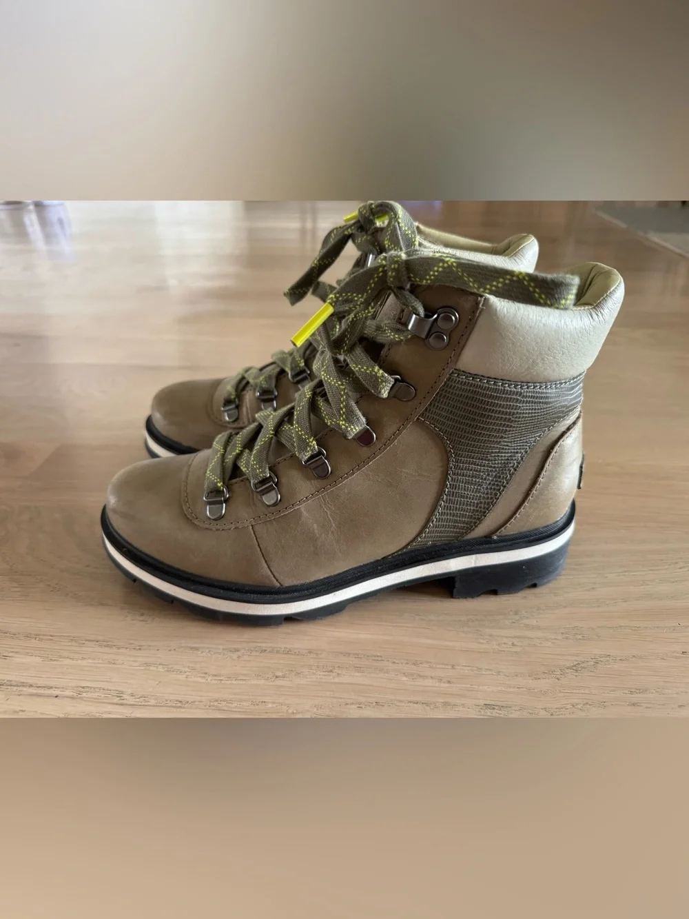 Sorel Women's Lennox Hiker STKD Boot Stone Green/Laurel Leaf size 9